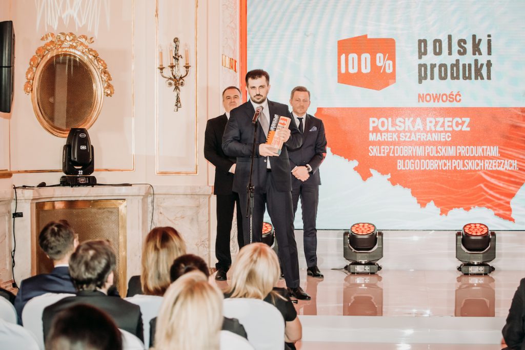 polska-rzecz-odbiera-nagrodę-100%-polski-produkt-nowość-2018